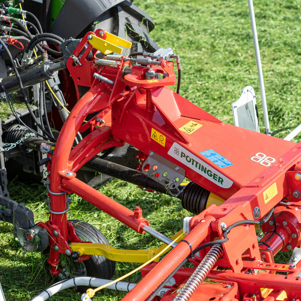 Навесная ворошилка HIT