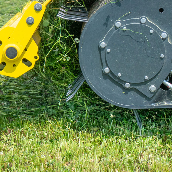 Прицепной ленточный валкообразователь с универсальной укладкой валка MERGENTO VT