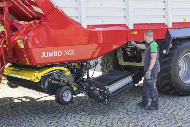 Многофункциональные роторные прицепы-подборщики JUMBO 8000