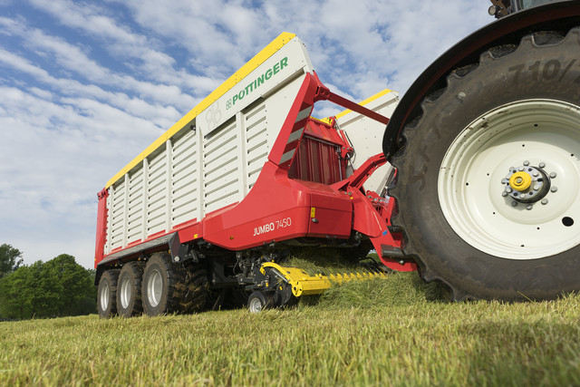 Многофункциональные роторные прицепы-подборщики JUMBO 8000