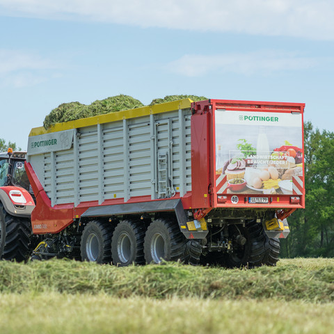 Многофункциональные роторные прицепы-подборщики JUMBO 8000